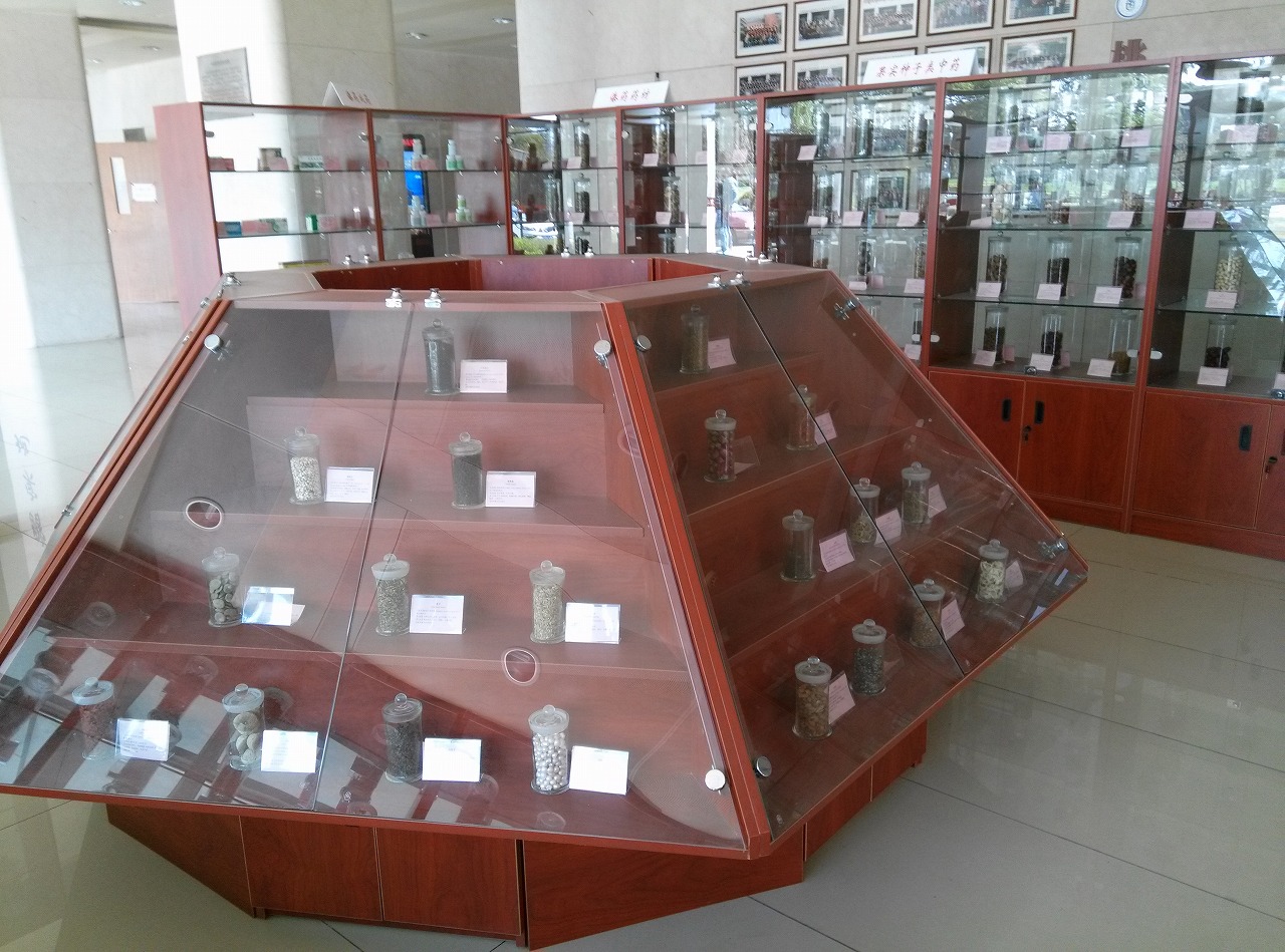 展示柜——上海交大藥學(xué)院