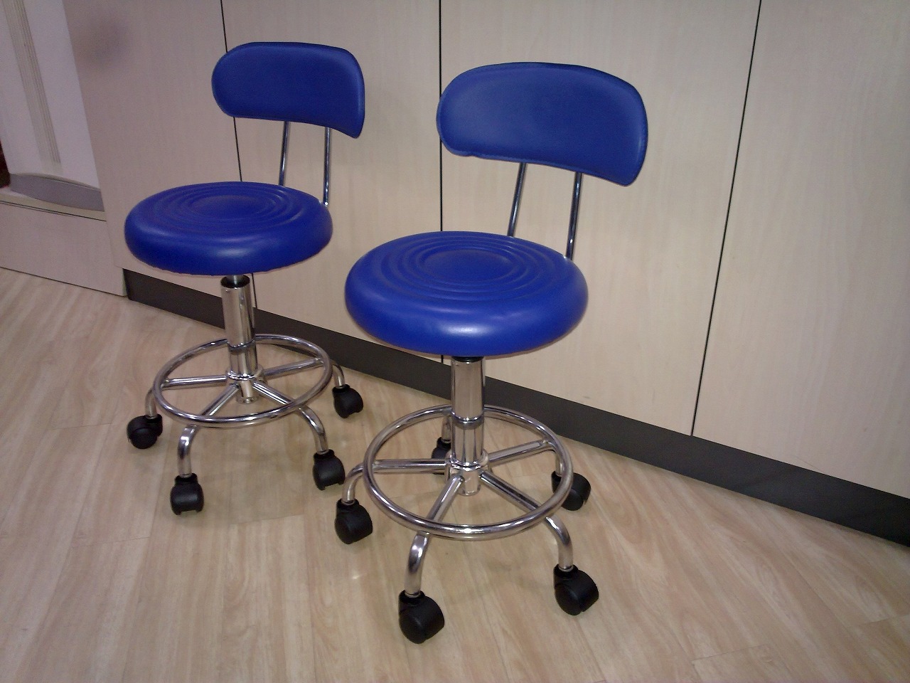 實(shí)驗(yàn)凳