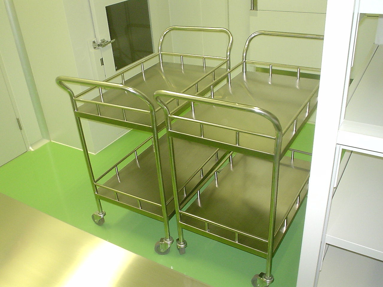 不銹鋼推車——參天制藥