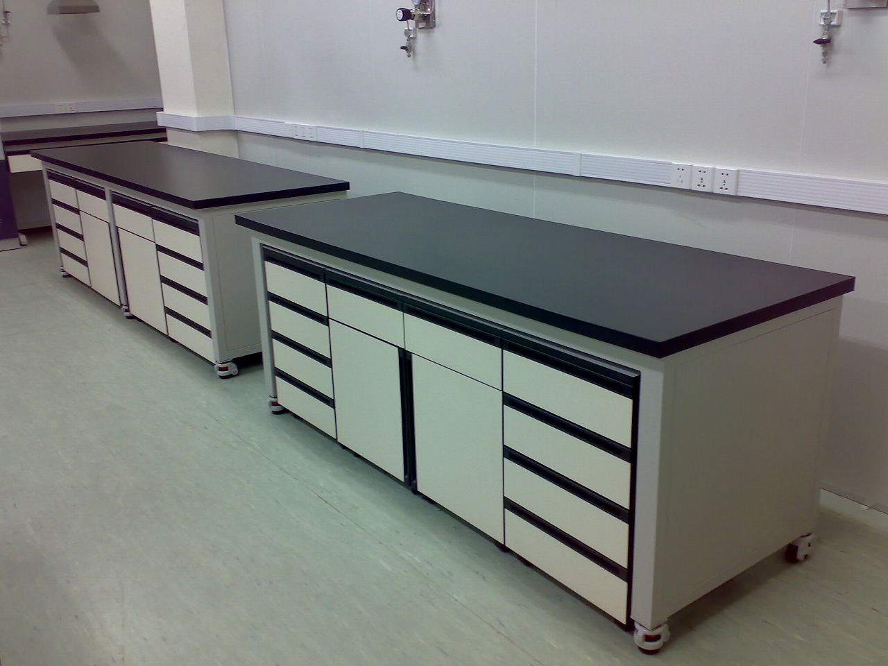 整體可移動工作臺——上海日華化學(xué)